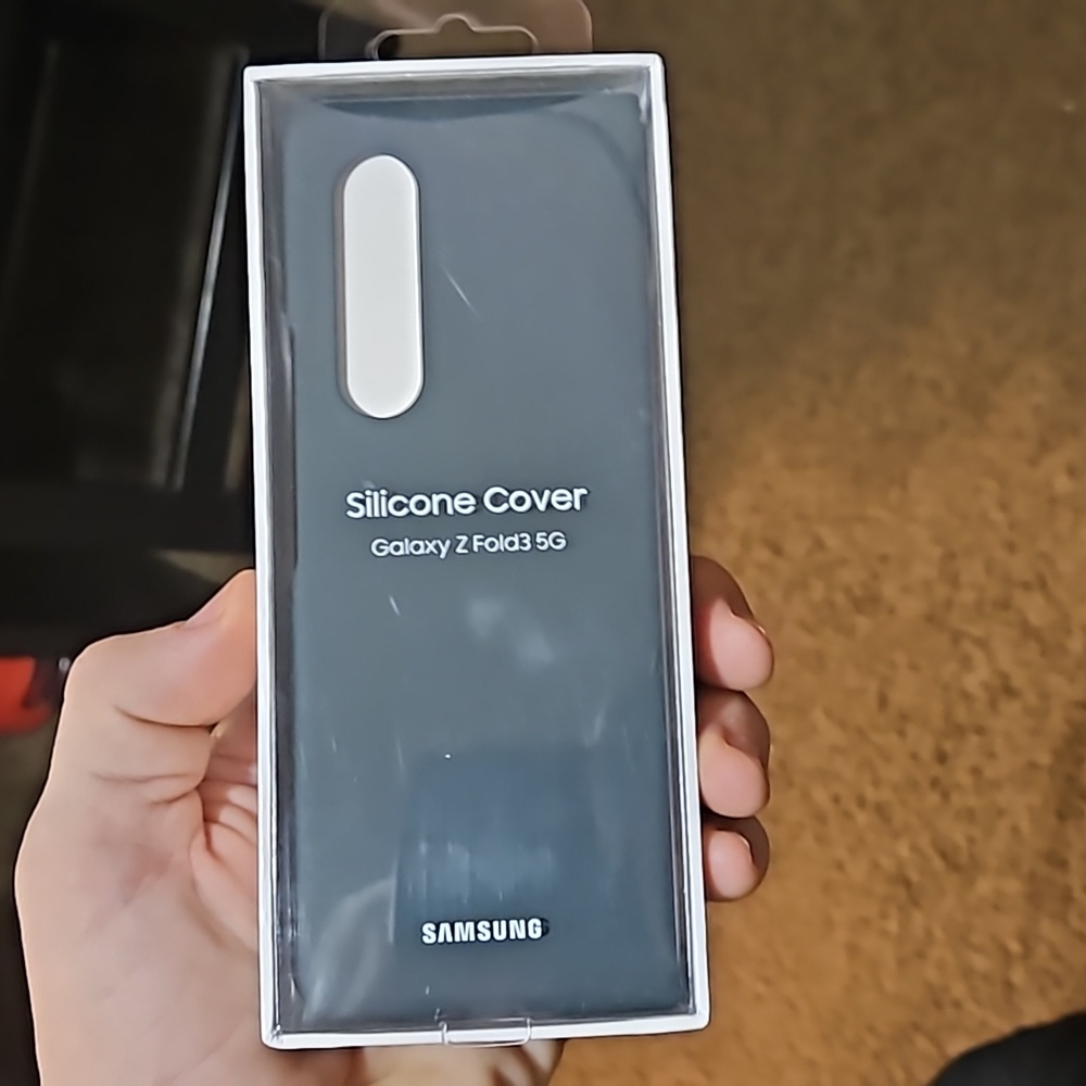 Galaxy Zfold 3 Silicone Cover